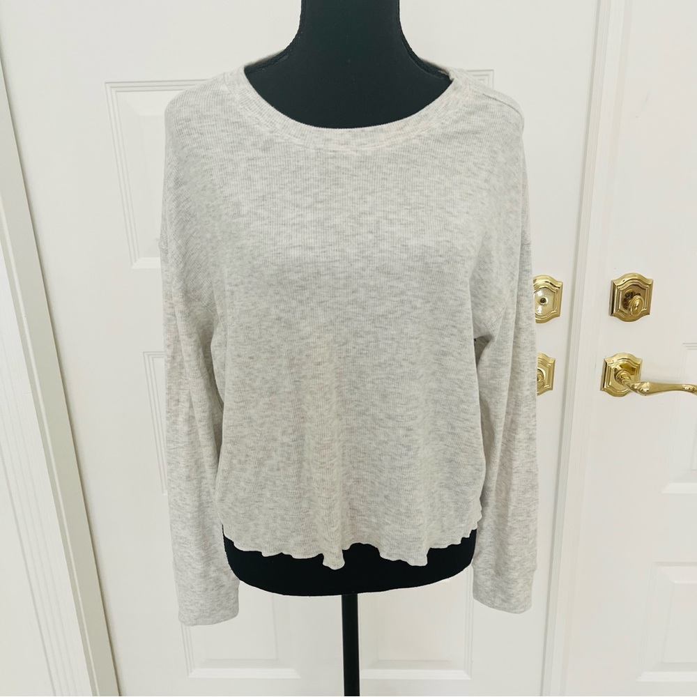 Three Dots Long Sleeve Crop Tee